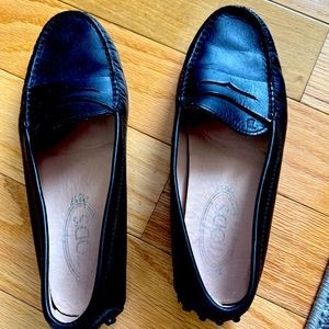 Tod’s driving shoes - black leather